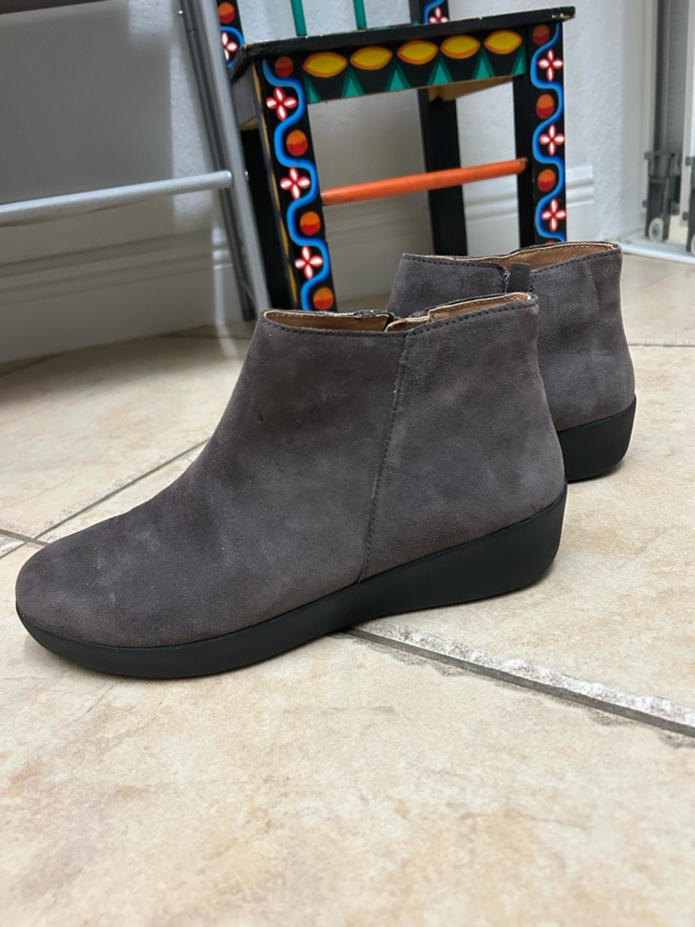 Women's Gray Suede Ankle Bootie - Comfortable Everyday Style size 8 Fitflops